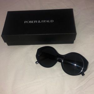 Roberi & Fraud Black Sunglasses